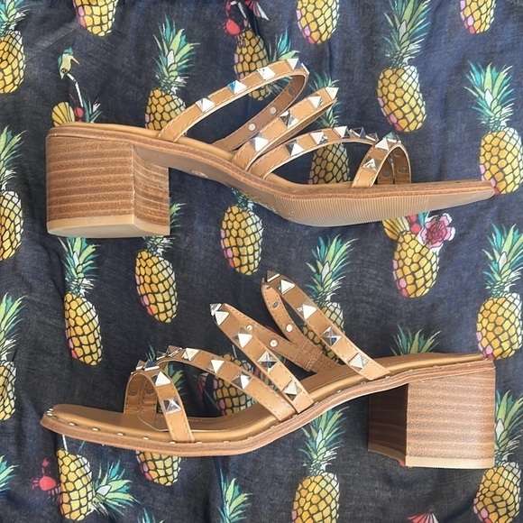 Brand New Madden Girl Roamm Block Heeled Dress Sandals Tan w/ Silver Tone Studs - Picture 4 of 14